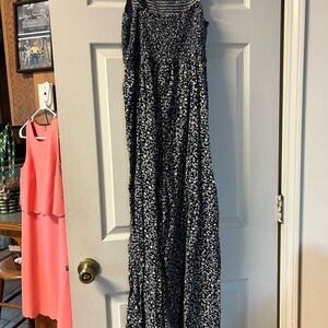 Old Navy Navy and White Floral Spaghetti Strap Romper, size M